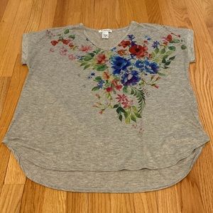 North Style Flowery V-Neck Top